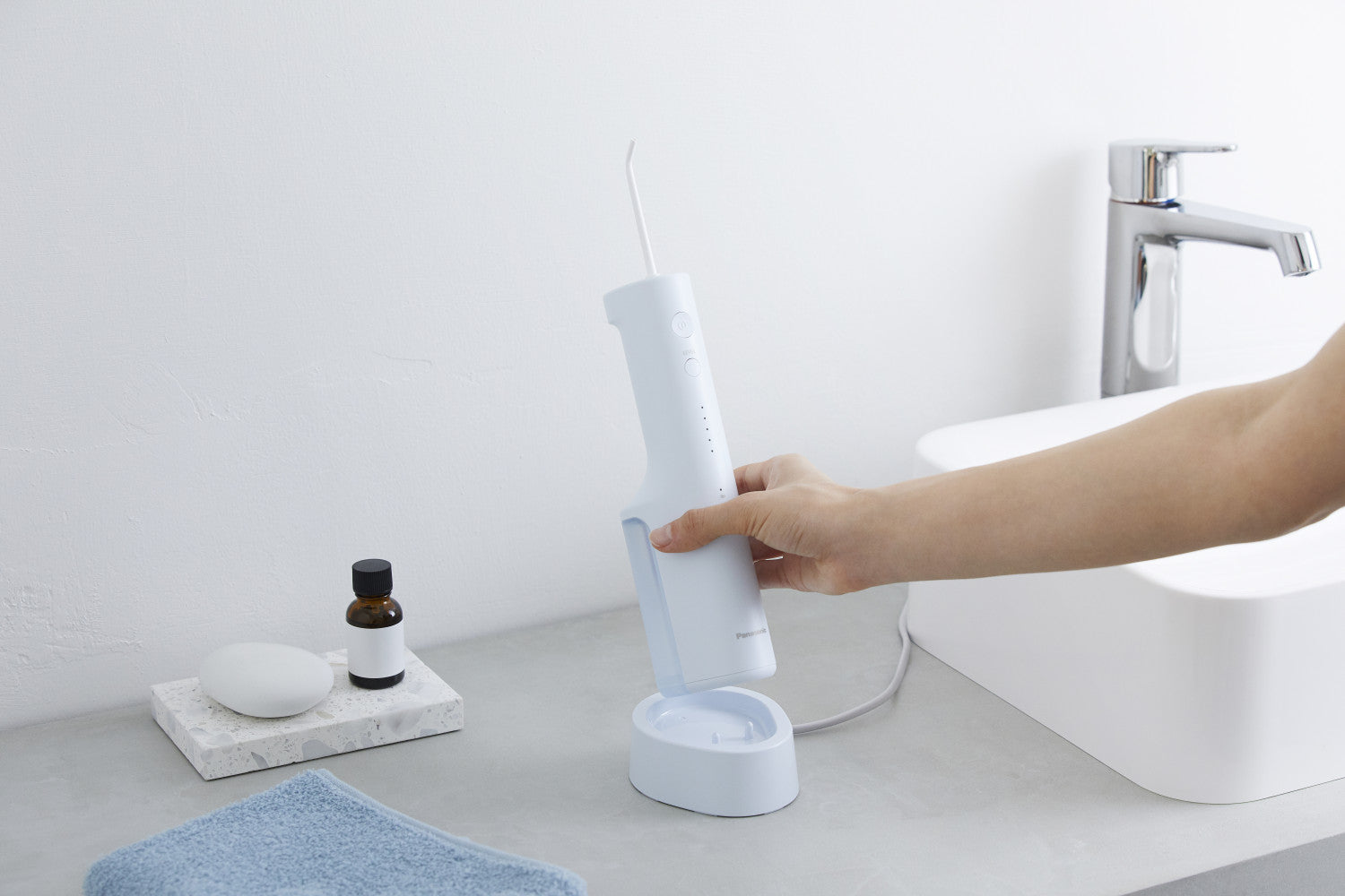 Panasonic Irrigatore orale ricaricabile EW-DJ26
