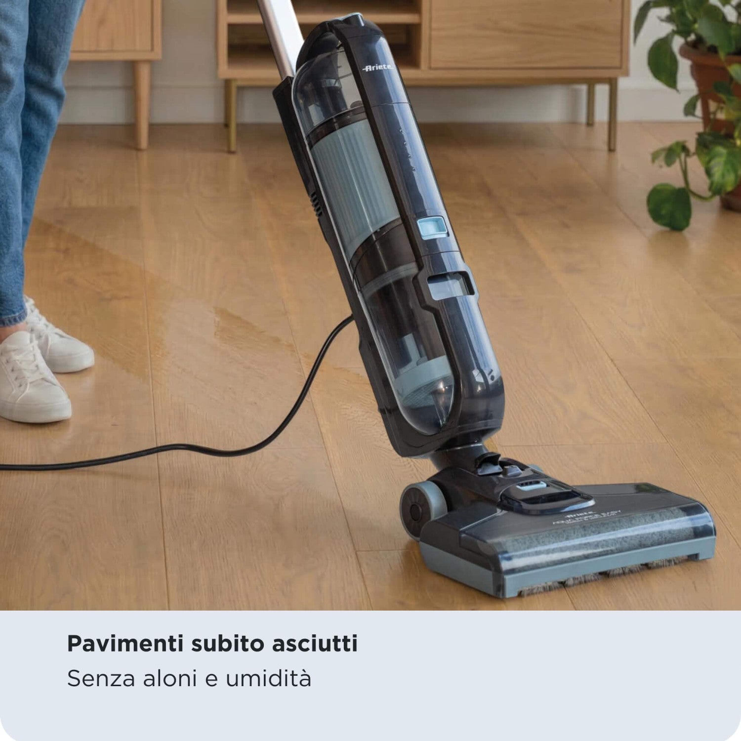 Ariete 2487 Aquaforce Easy Wash Vacuum, Lavapavimenti con filo, 600W, Aspira e lava, Due serbatoi, Funzione autopulizia