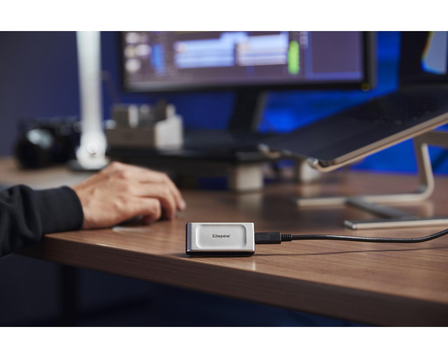 Kingston Technology XS2000 SSD Esterno Portatile 1 TB Nero Argento