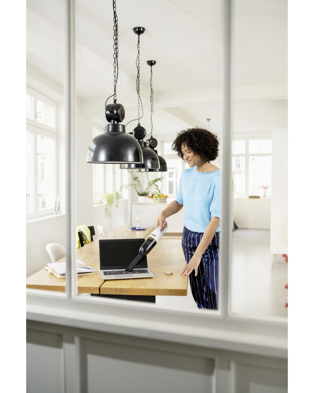 Karcher Aspirabriciole CVH3 PLUS con Stazione di Ricarica Bianco