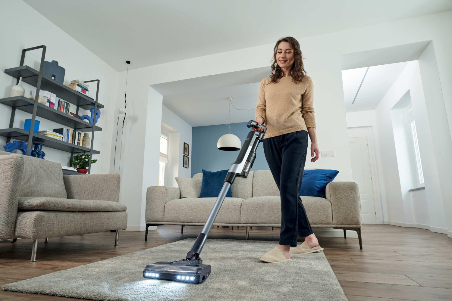 Hoover HF210HP 011 Aspirapolvere elettrica Batteria Secco EPA Senza sacchetto 1 L 165 W Grigio, Quarzo metallizzato