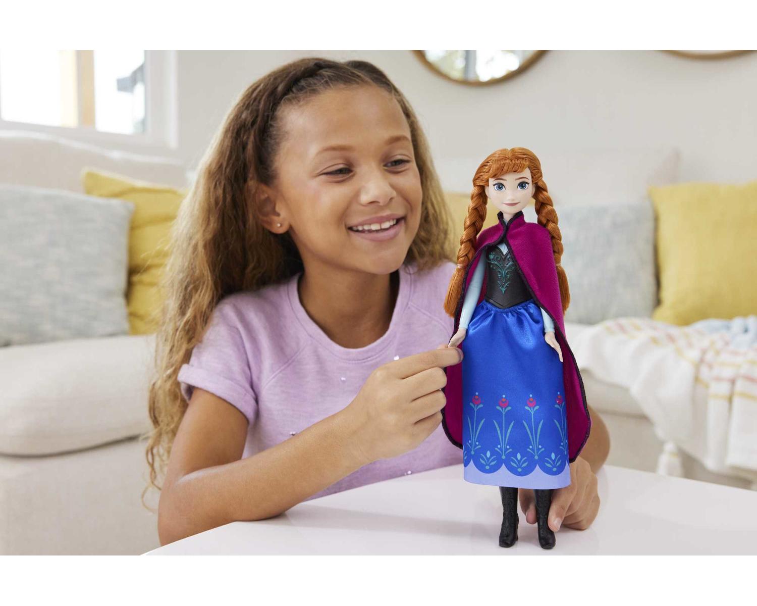 Mattel HLW49 bambola