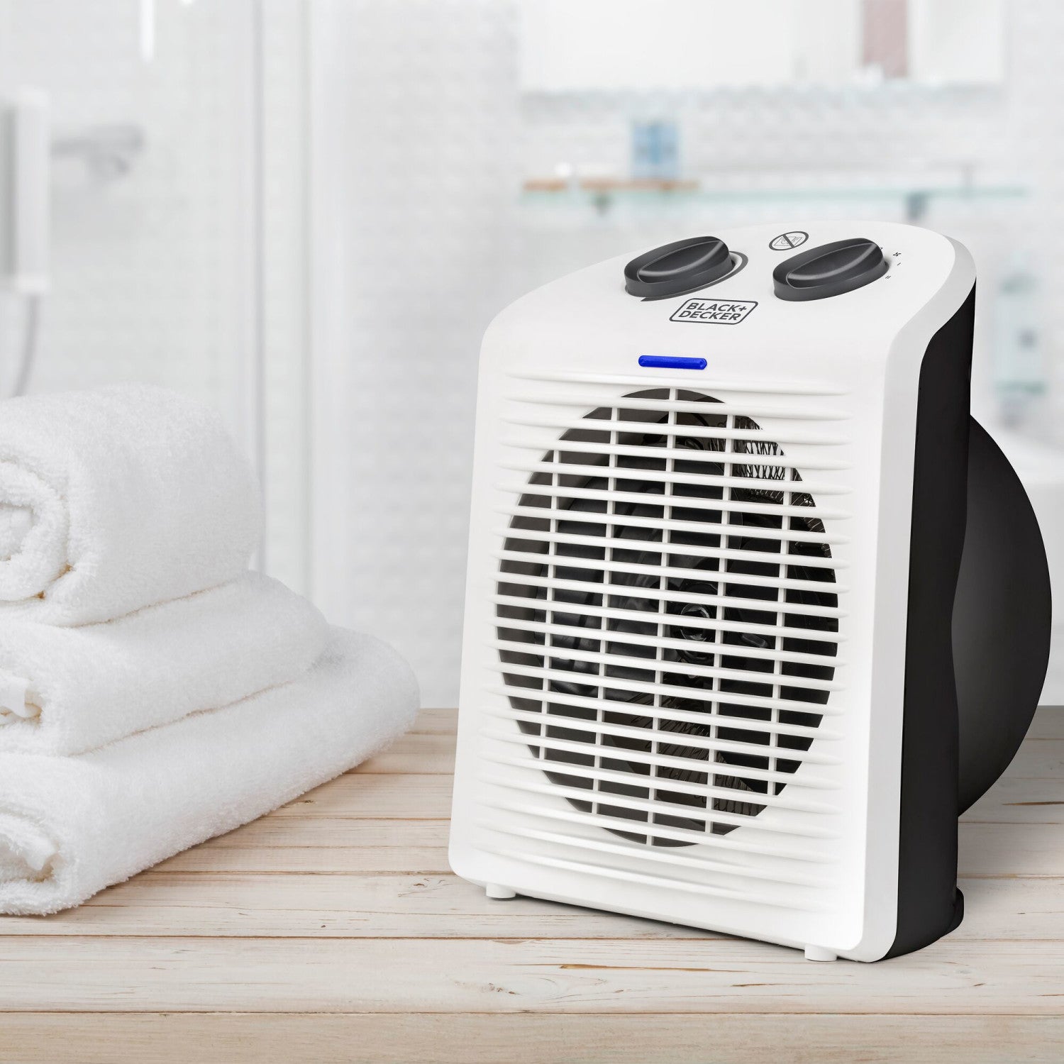 Black Decker BXFSH2000E stufetta elettrica Interno Nero, Bianco 2000 W Riscaldatore ambiente elettrico con ventilatore