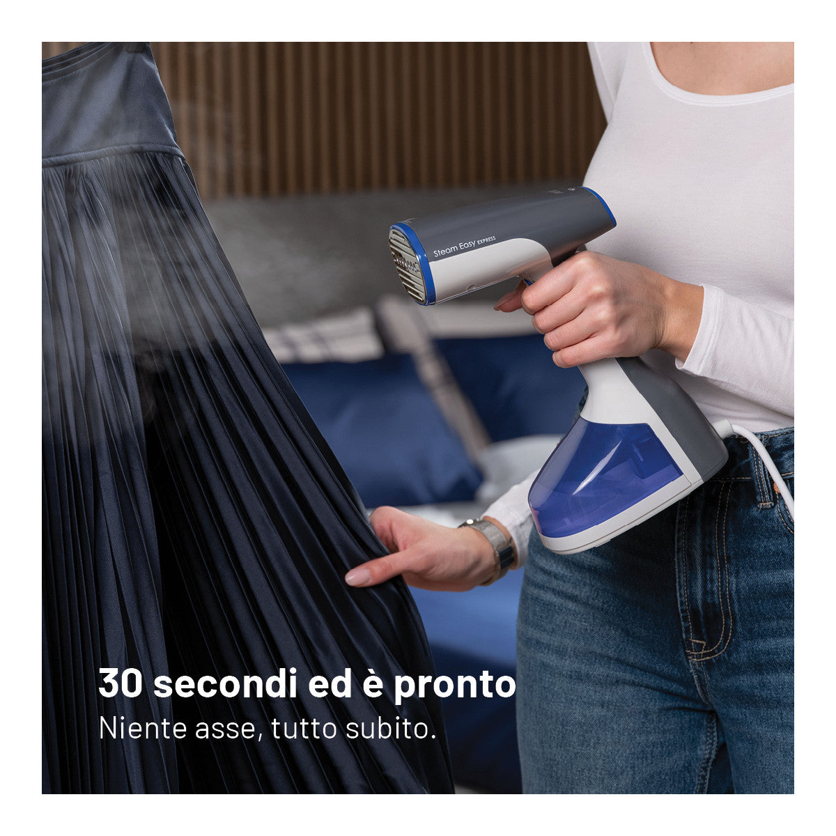 Imetec Steam Easy Express, ferro da stiro portatile verticale, piastra acciao, pronto in 30pollicipollici, tasto erogazione vapore continuo, vapore continuo 25-30 g, serbatoio 250 ml, 1500 W