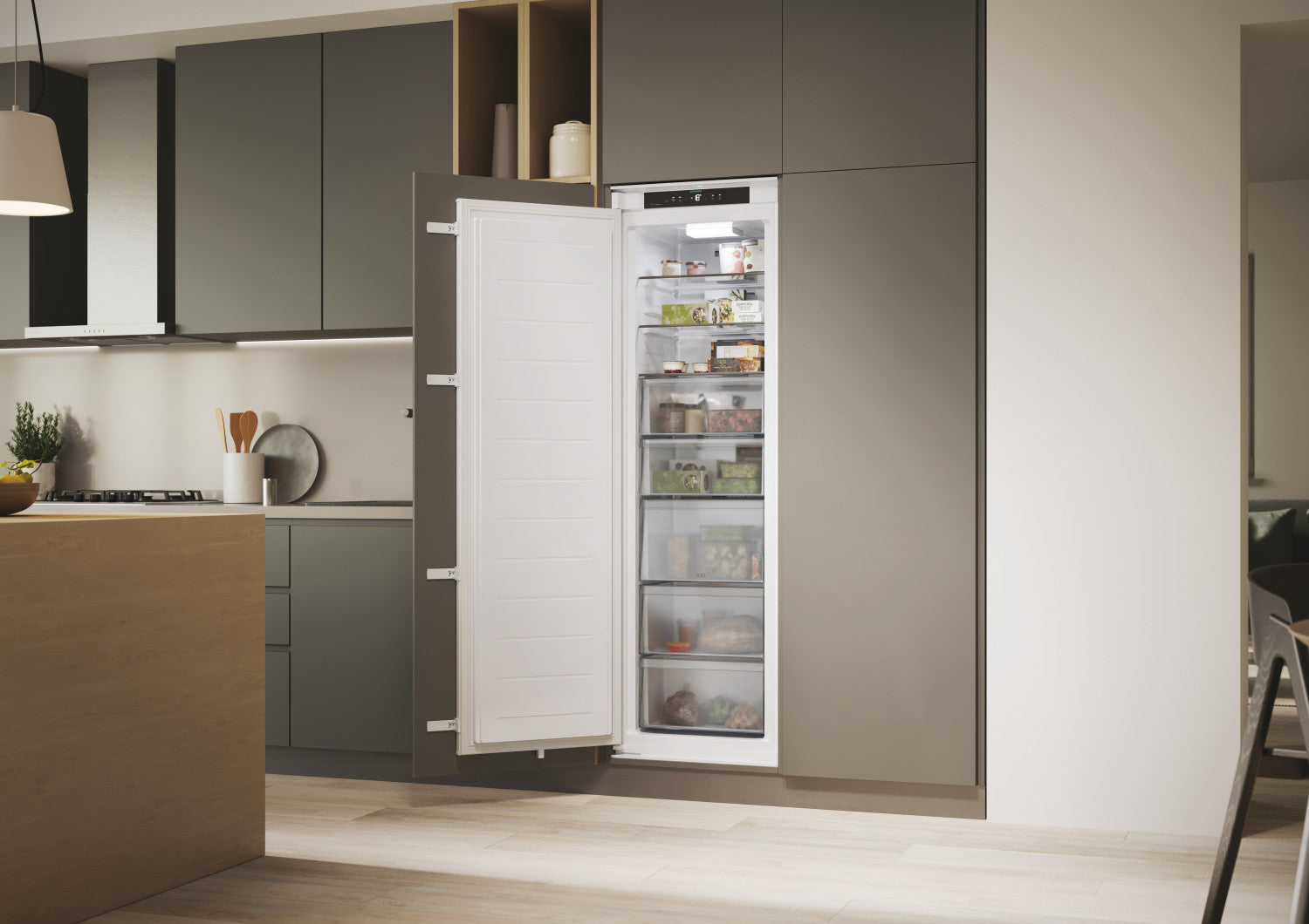 Candy CMT5518EVWF Congelatore verticale Da incasso 220 L