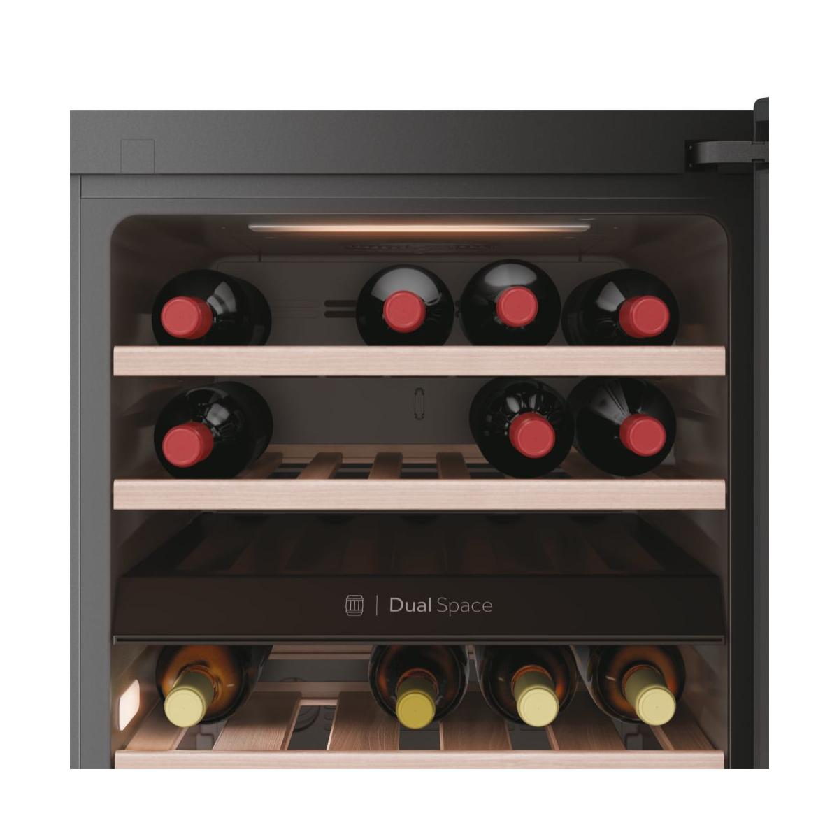 Cantinetta Vino Haier HWS42GDAU1 con Compressore Libera Installazione Luci 3D Natural Airflow System Nero