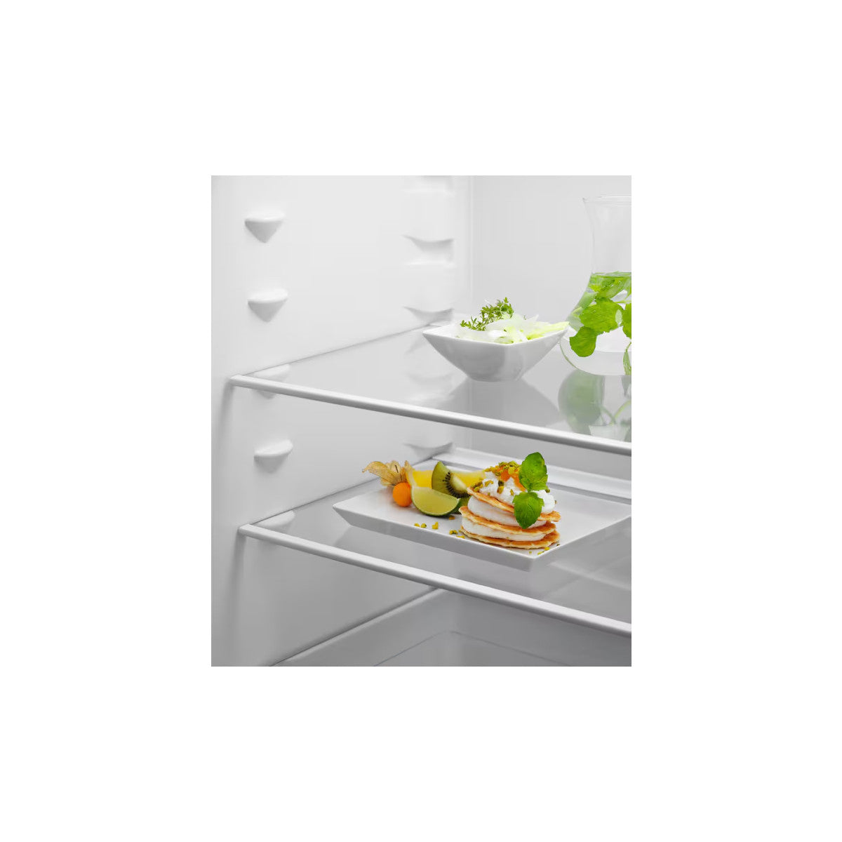 Electrolux KNS5LE16S frigorifero con congelatore Da incasso 233 L E Bianco
