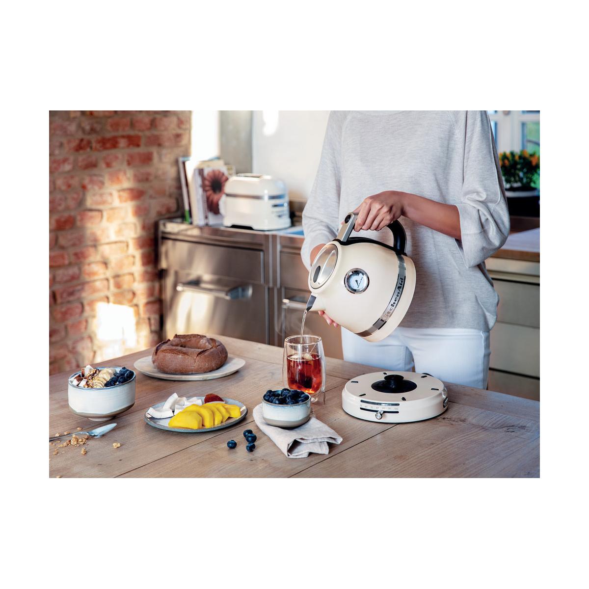 Kitchenaid 5KEK1522EAC Bollitore Elettrico 1,5 L Potenza 2400 W Crema