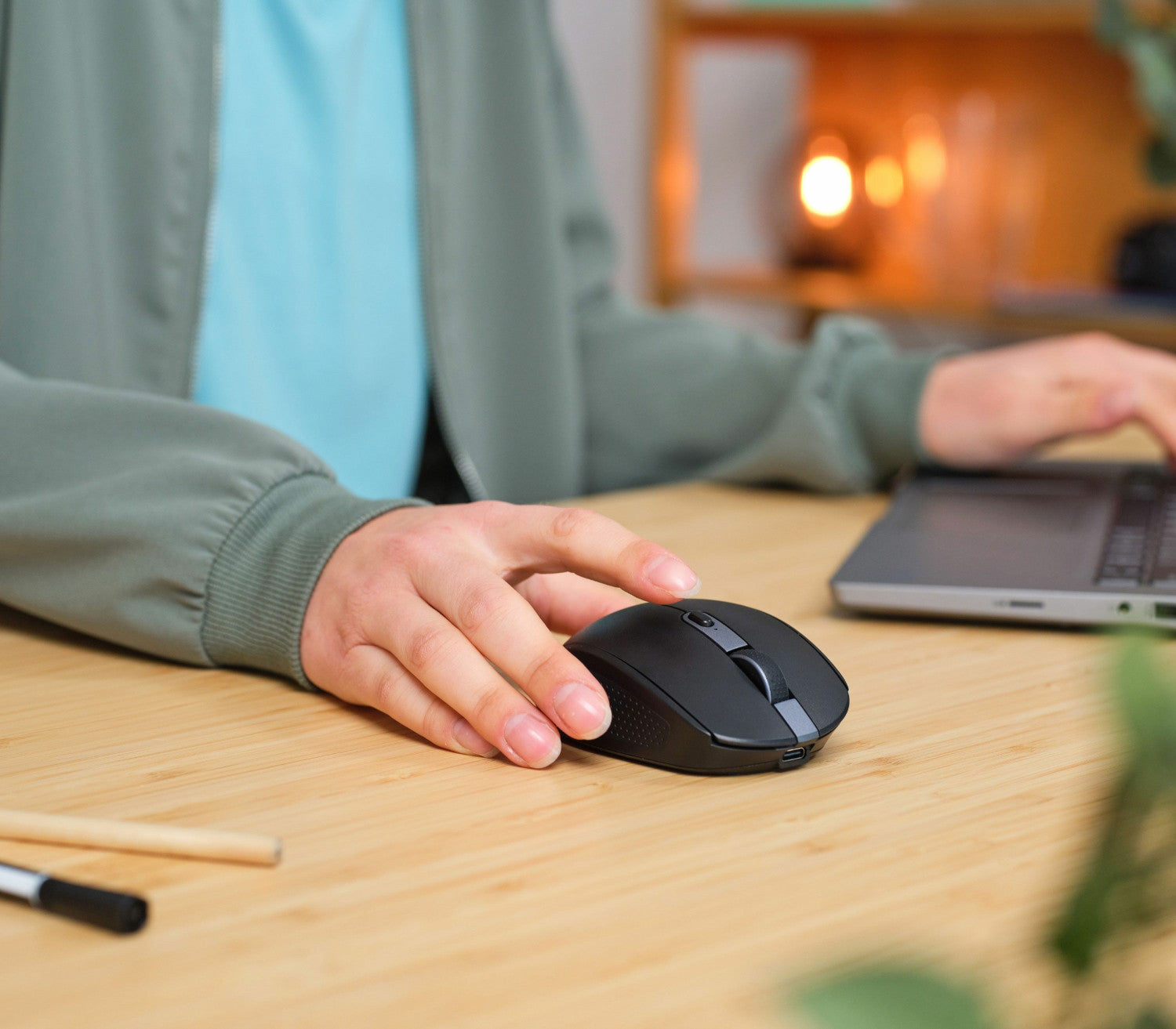 Trust Ozaa mouse Mano destra RF senza fili Bluetooth Ottico 3200 DPI