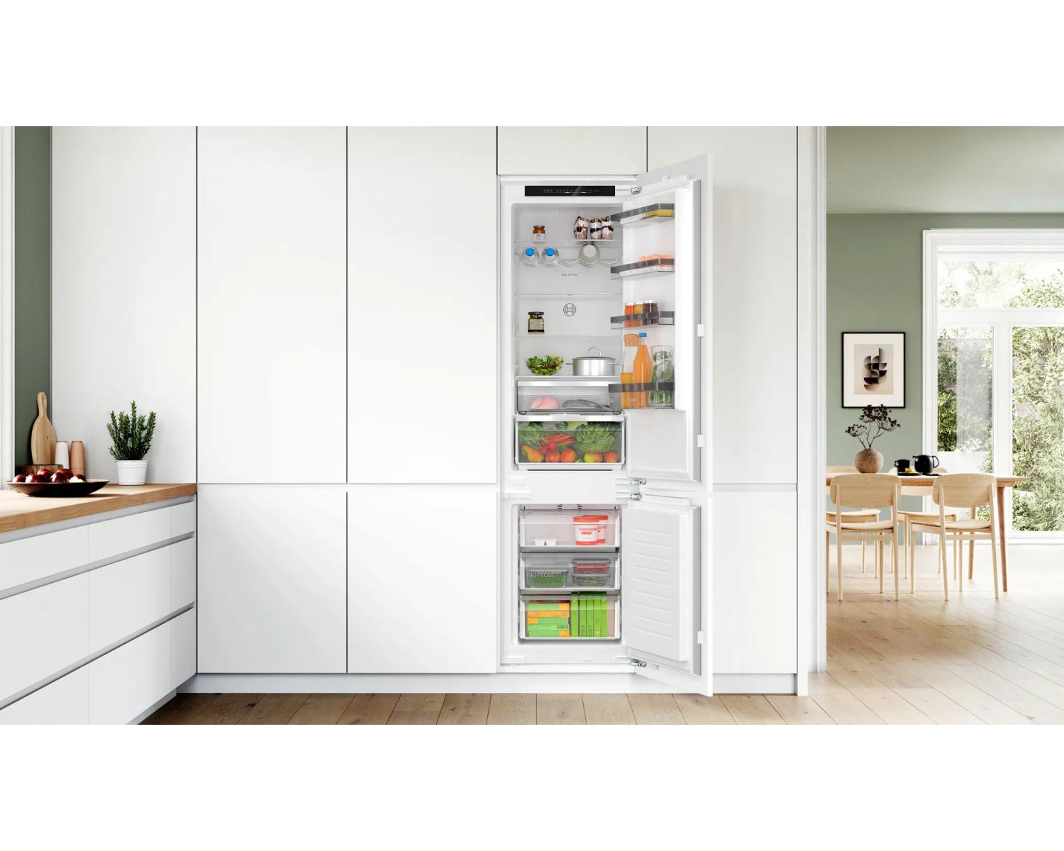 Bosch Serie 4 KIN96VFD0 frigorifero con congelatore Da incasso 290 L D Bianco